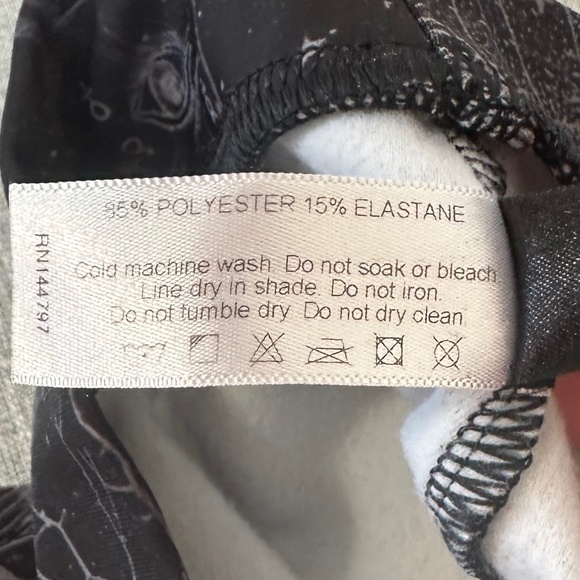 BlackMilk Zodiac Print Fleece Lined Cropped Pants with Pockets, Large - Picture 8 of 8